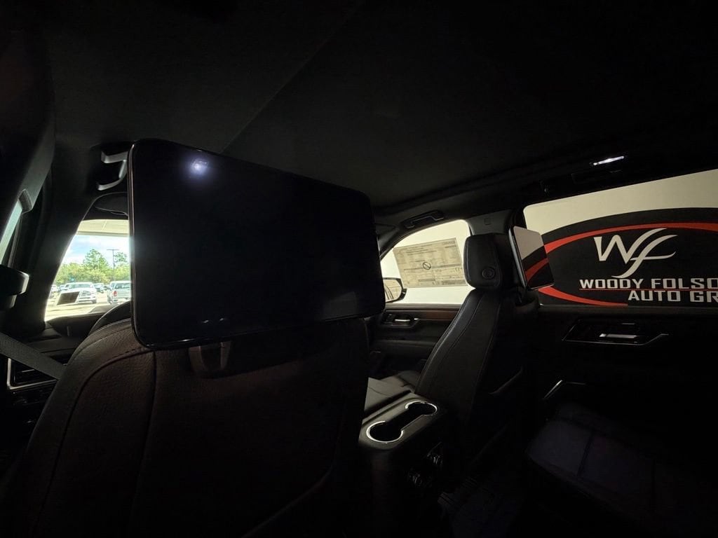 2026 GMC Yukon Denali - Photo 13