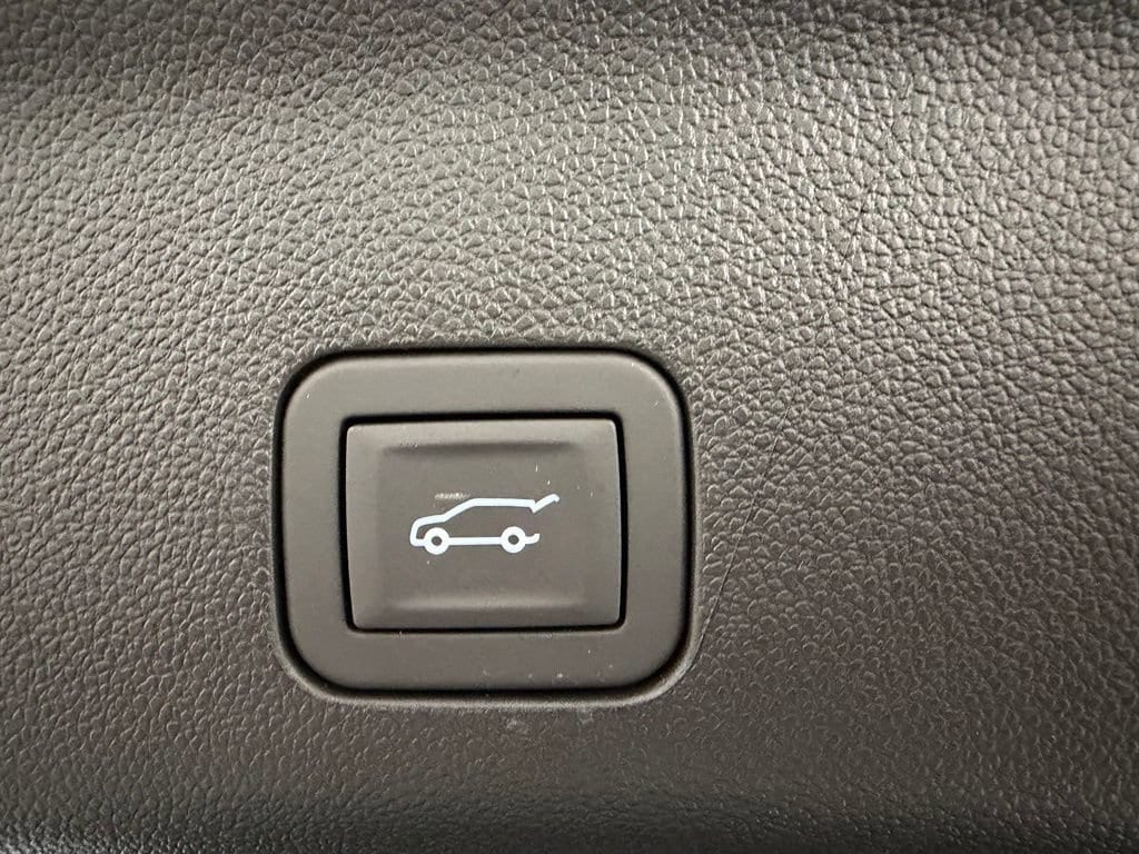 2026 GMC Yukon Denali - Photo 8