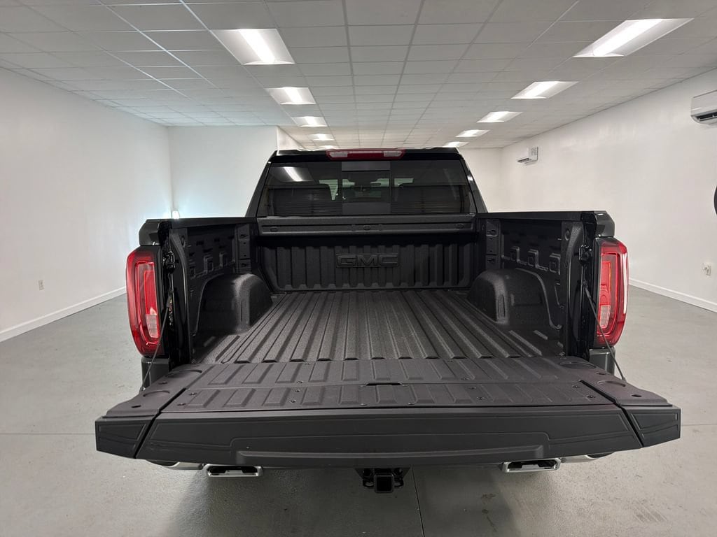 2026 GMC Sierra 1500 SLT - Photo 7