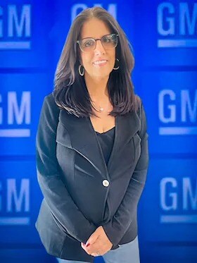 Staff member Lisa Faught from ID_360560