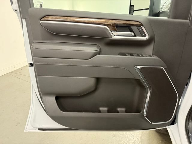 2026 GMC Sierra 3500 Chassis Cab SLE - Photo 11