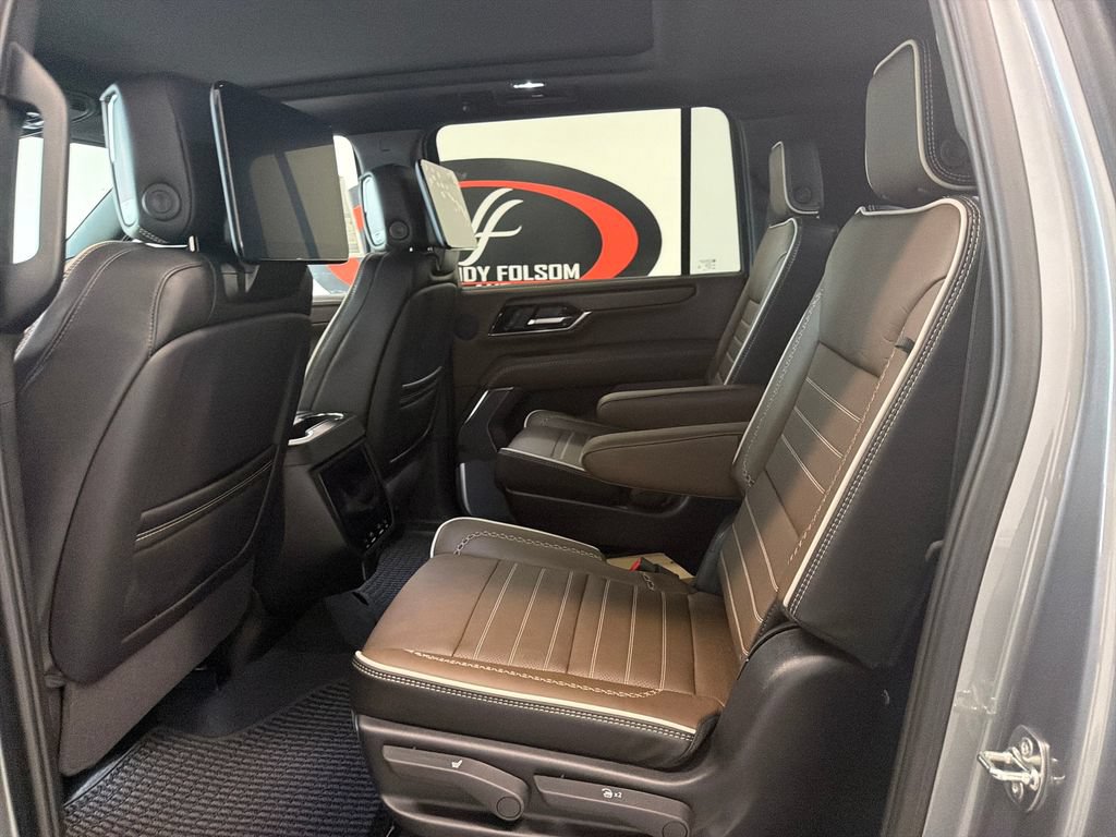 2026 GMC Yukon XL Denali Ultimate - Photo 14