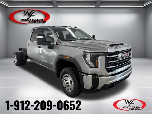 2026 GMC Sierra 4WD Crew Cab Chassis SLE's photo