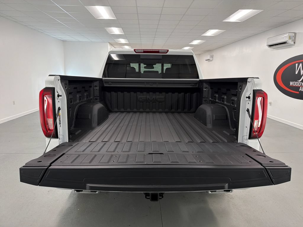 2026 GMC Sierra 1500 SLT - Photo 8