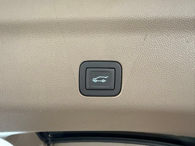 2026 GMC Yukon Denali - Photo 10