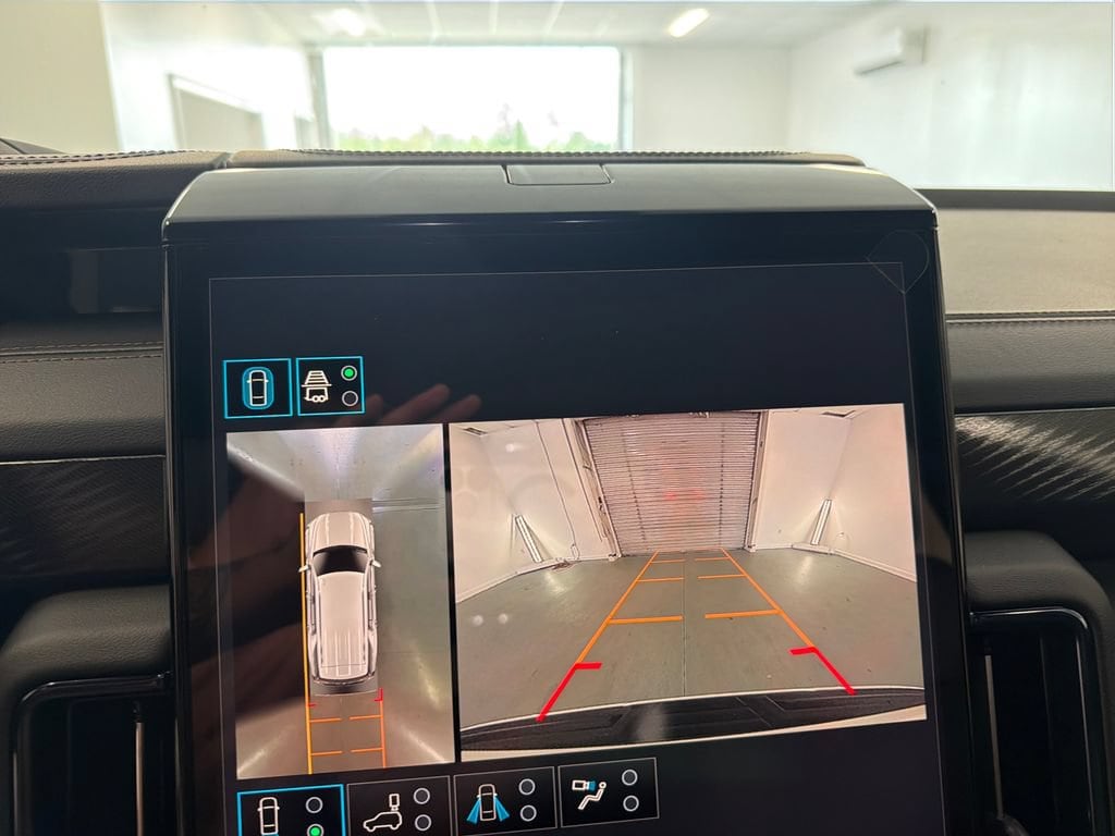 2026 GMC Yukon AT4 - Photo 19