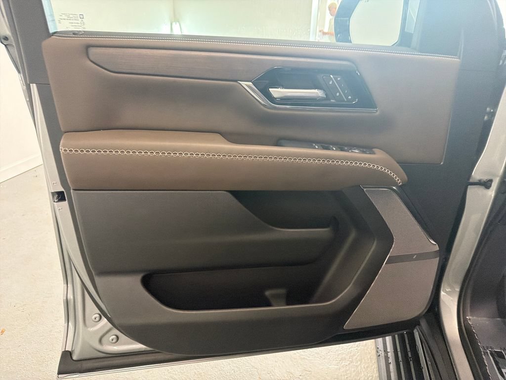 2026 GMC Yukon XL Denali Ultimate - Photo 13