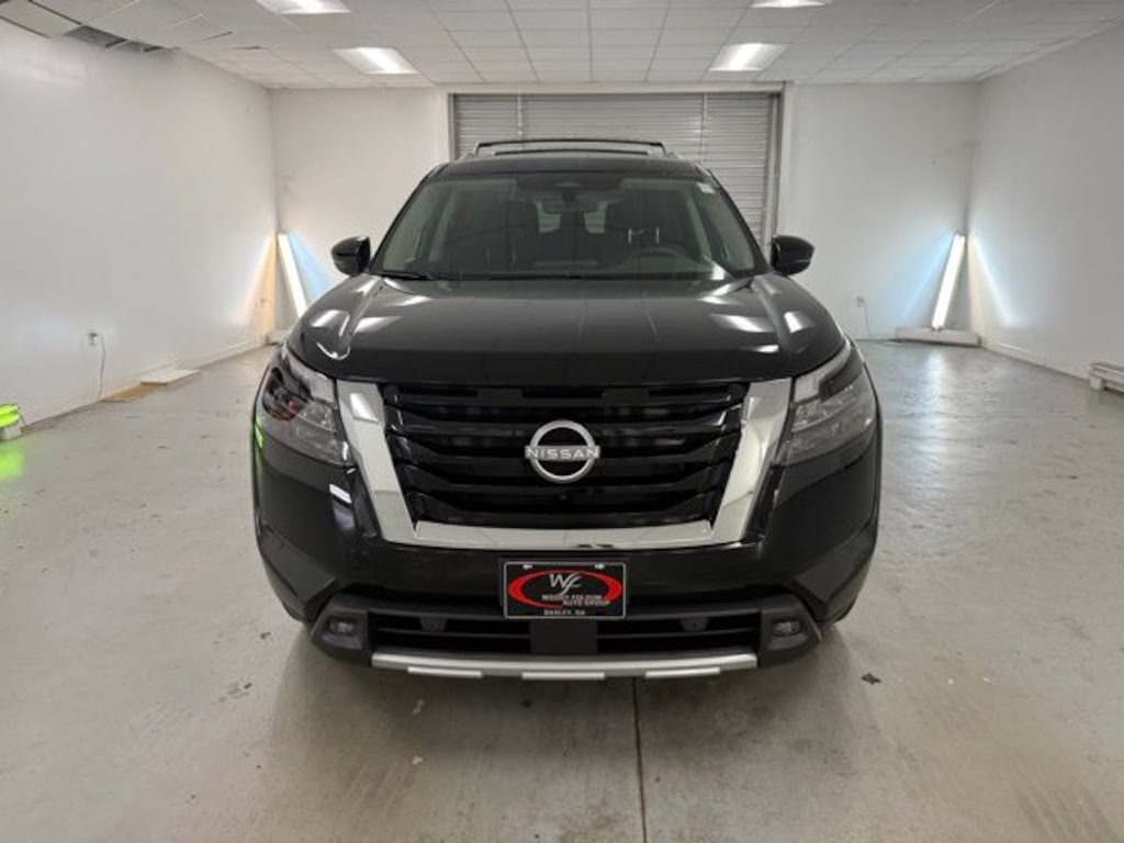 New 2025 Nissan Pathfinder SL SUV