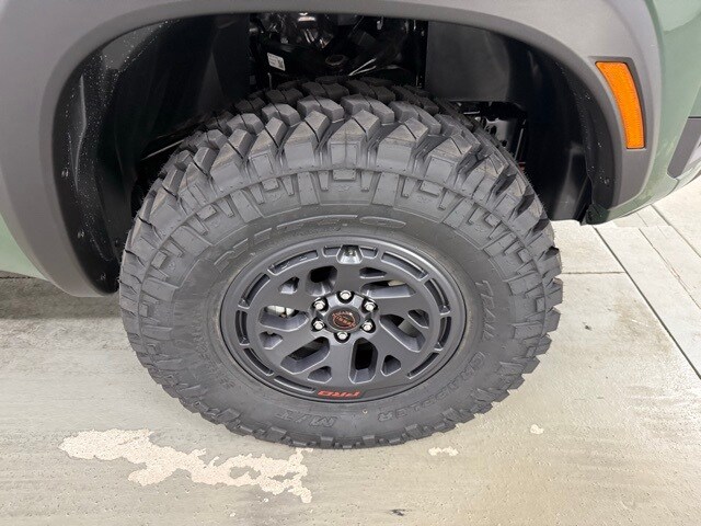 2025 Nissan Frontier Crew Cab PRO-4X photo 4