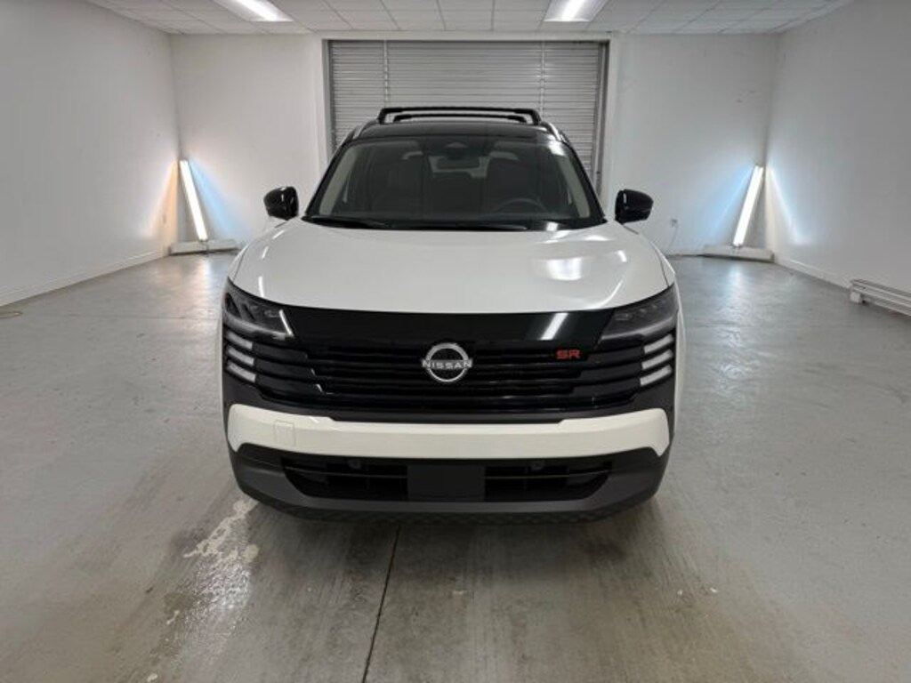 New 2025 Nissan Kicks SR SUV