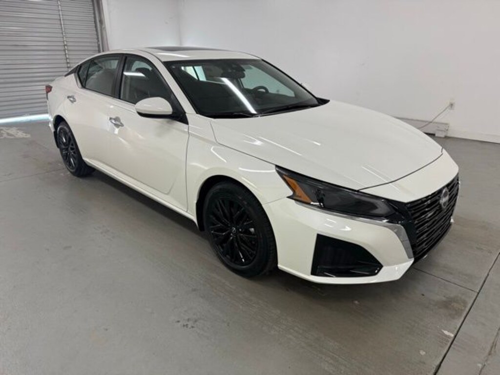New 2025 Nissan Altima SV Sedan
