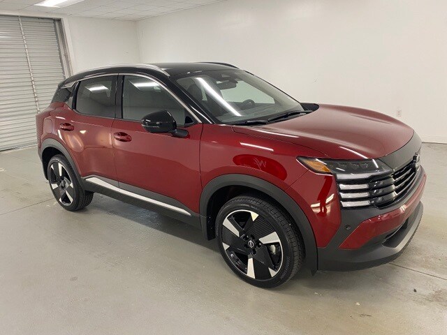 2025 Nissan Kicks SR photo 3