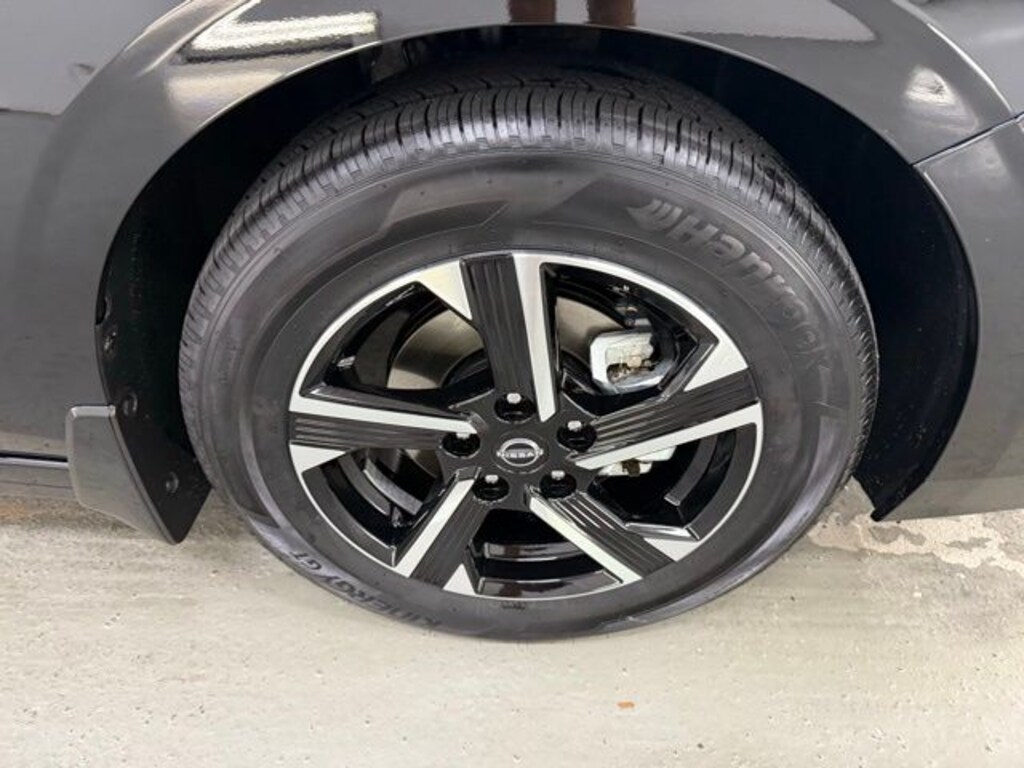 New 2025 Nissan Sentra SV Sedan