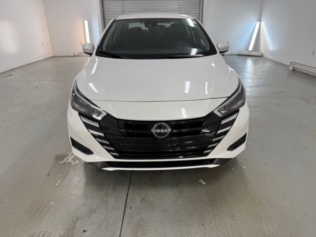 New 2025 Nissan Versa 1.6 SV Sedan