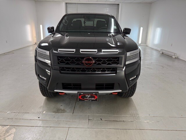 2025 Nissan Frontier Crew Cab PRO-4X photo 2