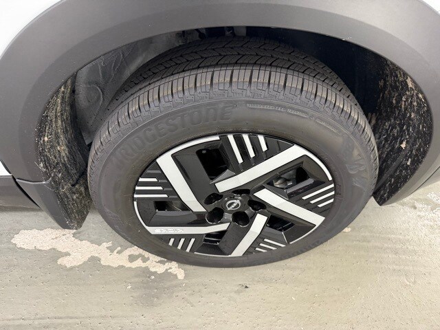 2025 Nissan Kicks SV photo 4