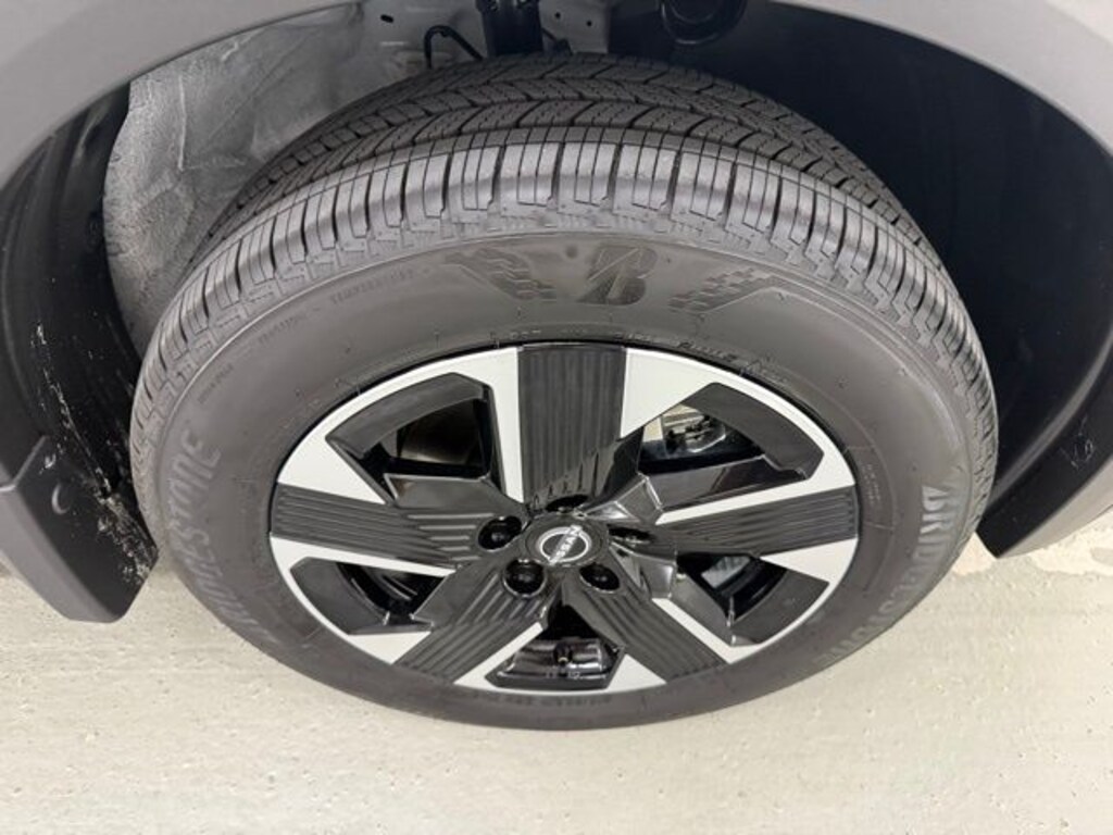 New 2025 Nissan Kicks SV SUV