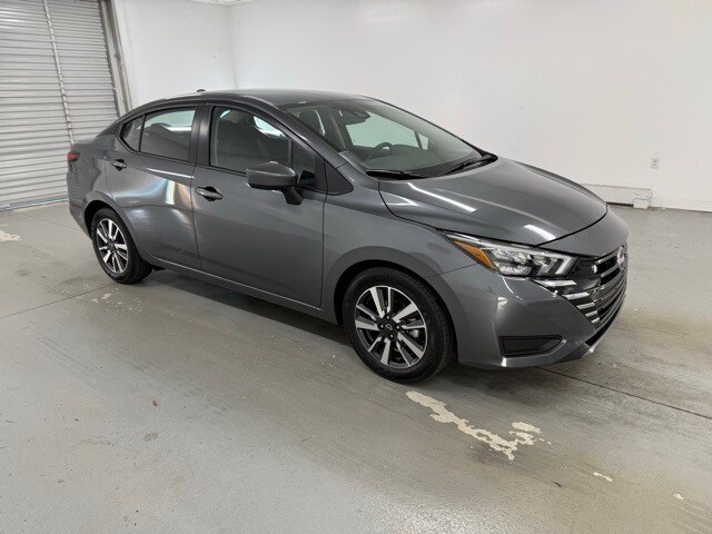 2025 Nissan Versa 1.6 SV photo 3