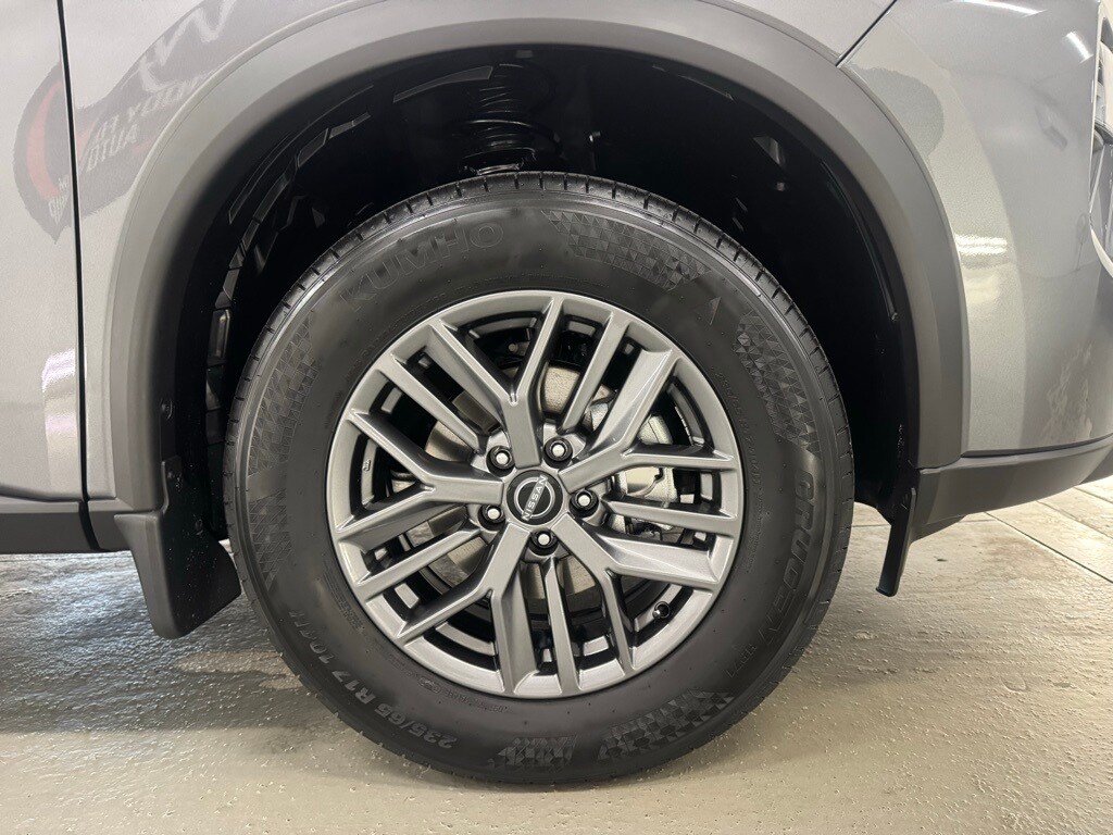 2026 Nissan Rogue S photo 3