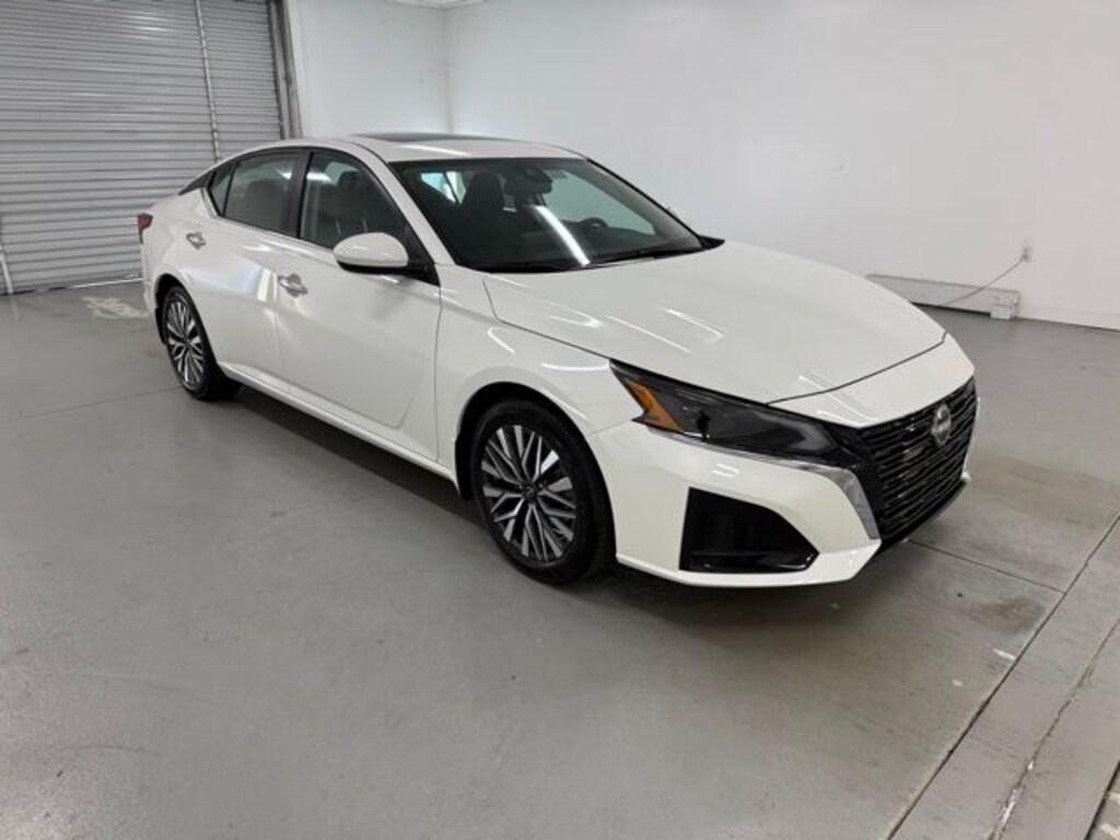 New 2025 Nissan Altima SV Sedan