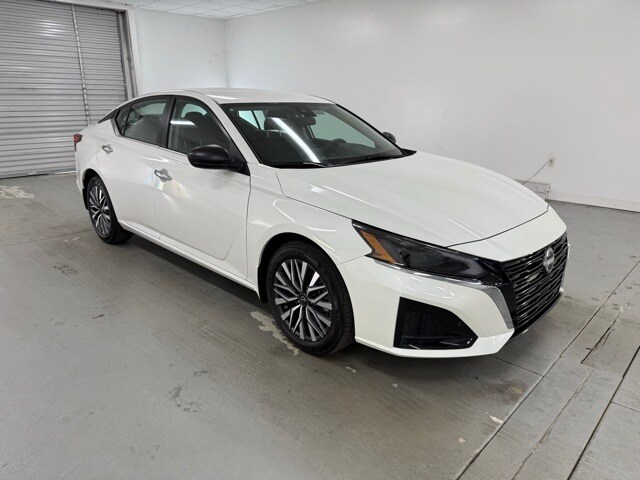 2025 Nissan Altima SV photo 3