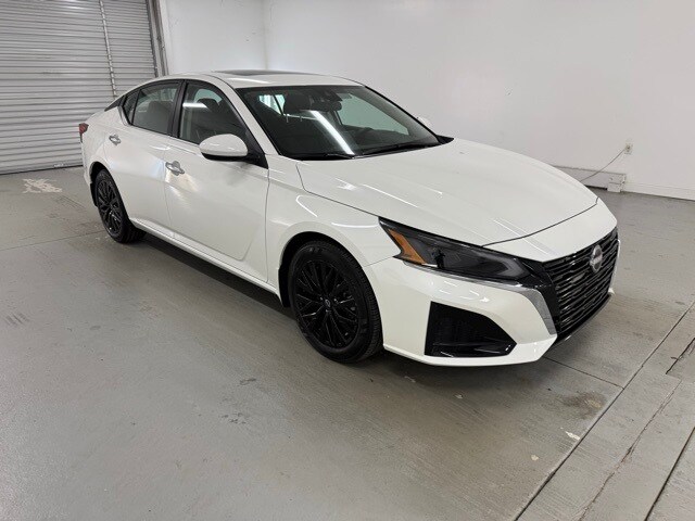 2025 Nissan Altima SV Special Edition photo 3