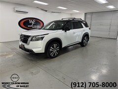 2025 Nissan Pathfinder Platinum SUV