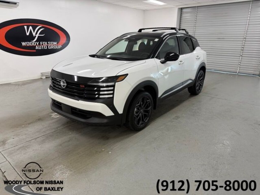 New 2025 Nissan Kicks SR SUV