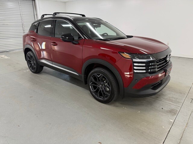 2025 Nissan Kicks SR photo 2