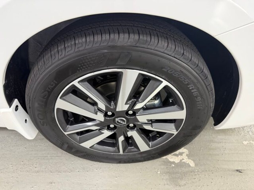 New 2025 Nissan Versa 1.6 SV Sedan