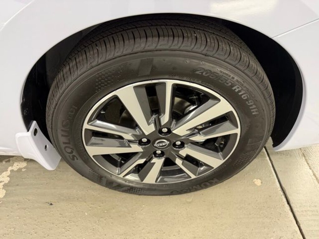 New 2025 Nissan Versa 1.6 SV Sedan