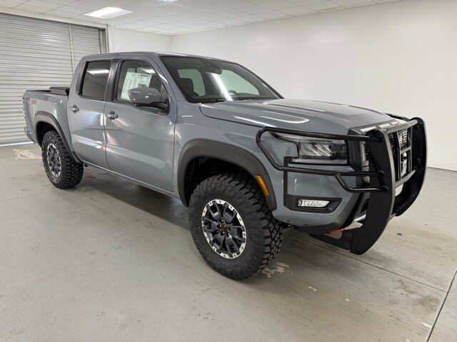 2026 Nissan Frontier Crew Cab PRO-4X photo 3