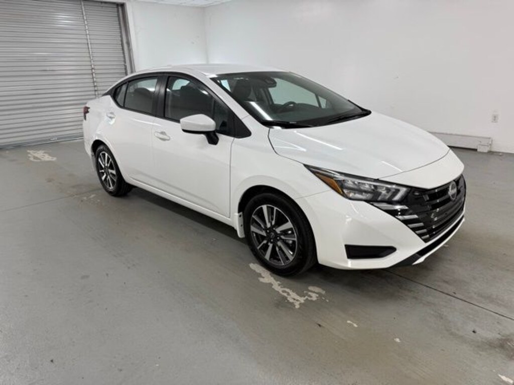 New 2025 Nissan Versa 1.6 SV Sedan