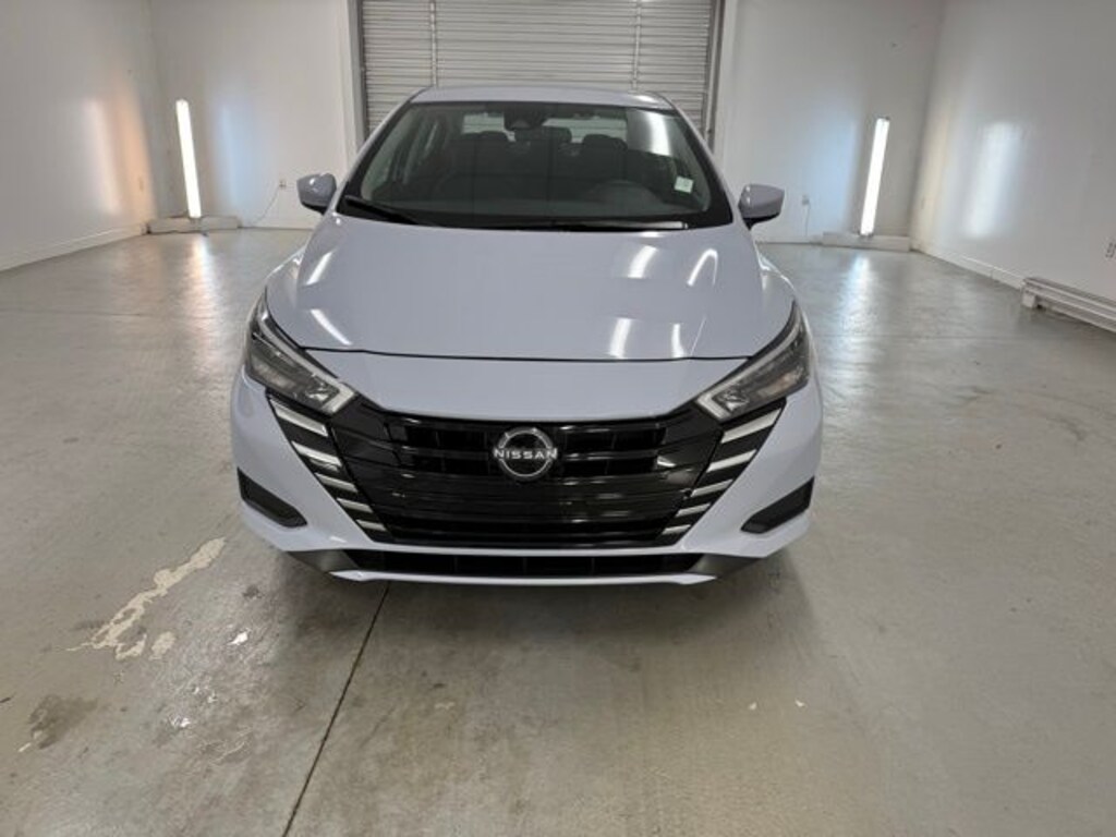 New 2025 Nissan Versa 1.6 SV Sedan