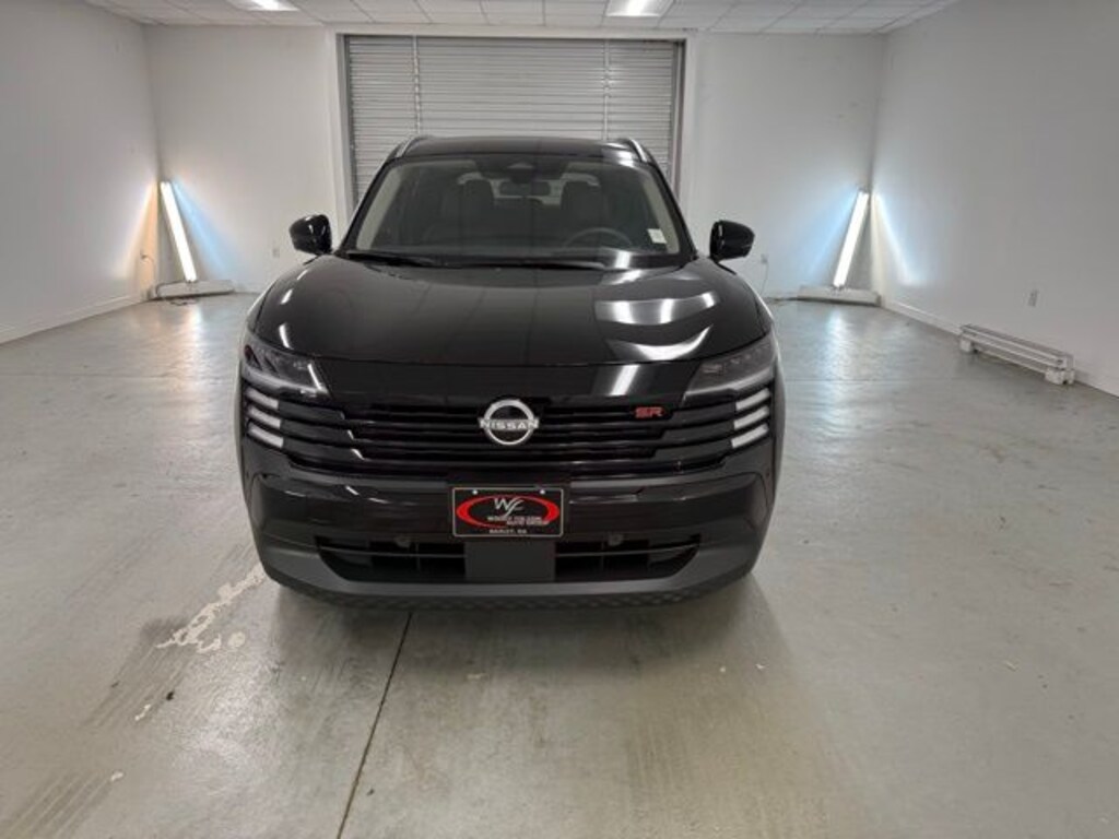 New 2025 Nissan Kicks SR SUV