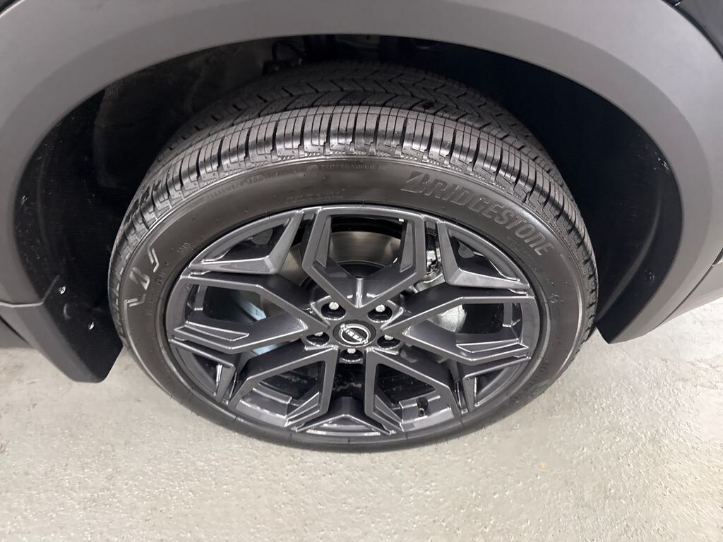 New 2026 Nissan Kicks SR SUV