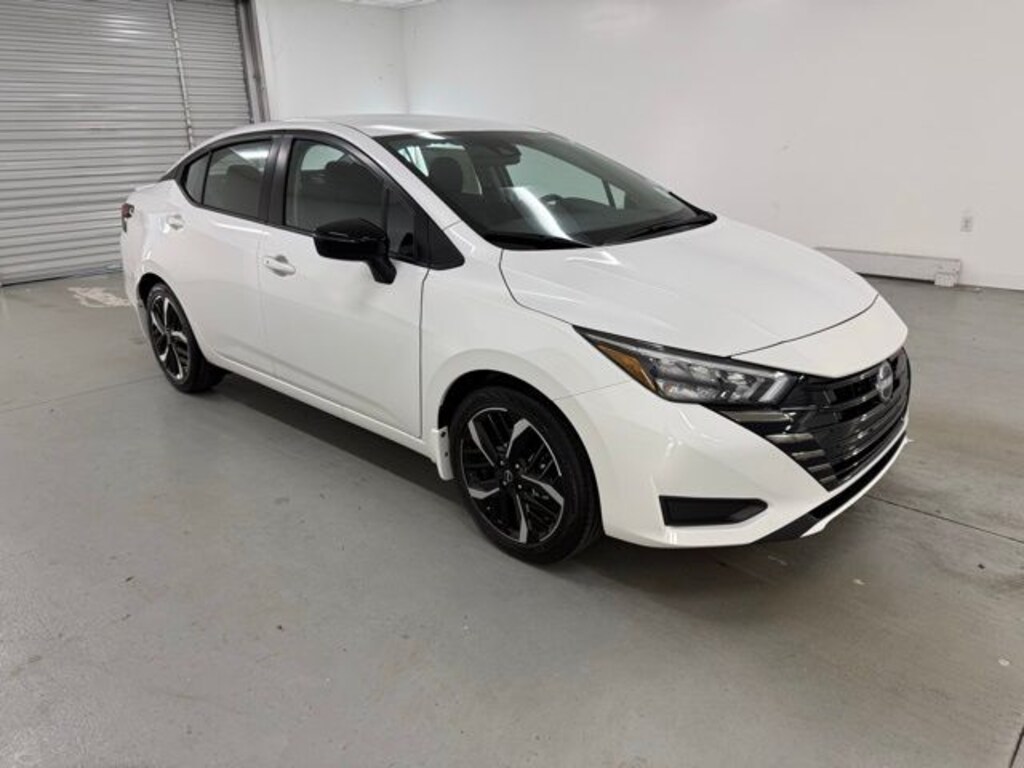 New 2025 Nissan Versa 1.6 SR Sedan