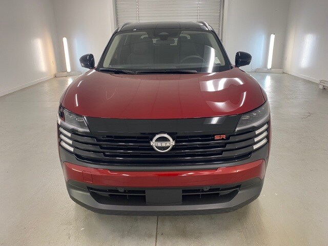 2025 Nissan Kicks SR photo 2