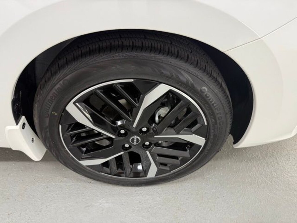 New 2025 Nissan Versa 1.6 SR Sedan