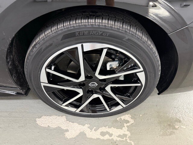 2025 Nissan Sentra SR photo 4