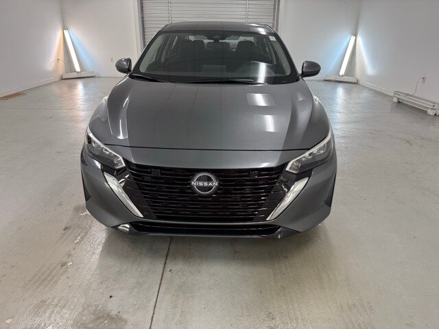 2025 Nissan Sentra SV photo 2