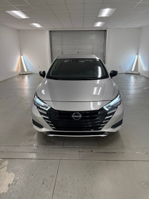 2025 Nissan Versa 1.6 S photo 2