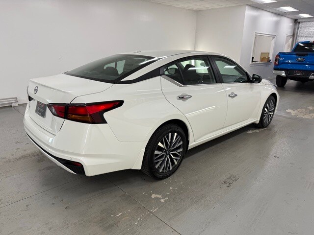 2025 Nissan Altima SV photo 4