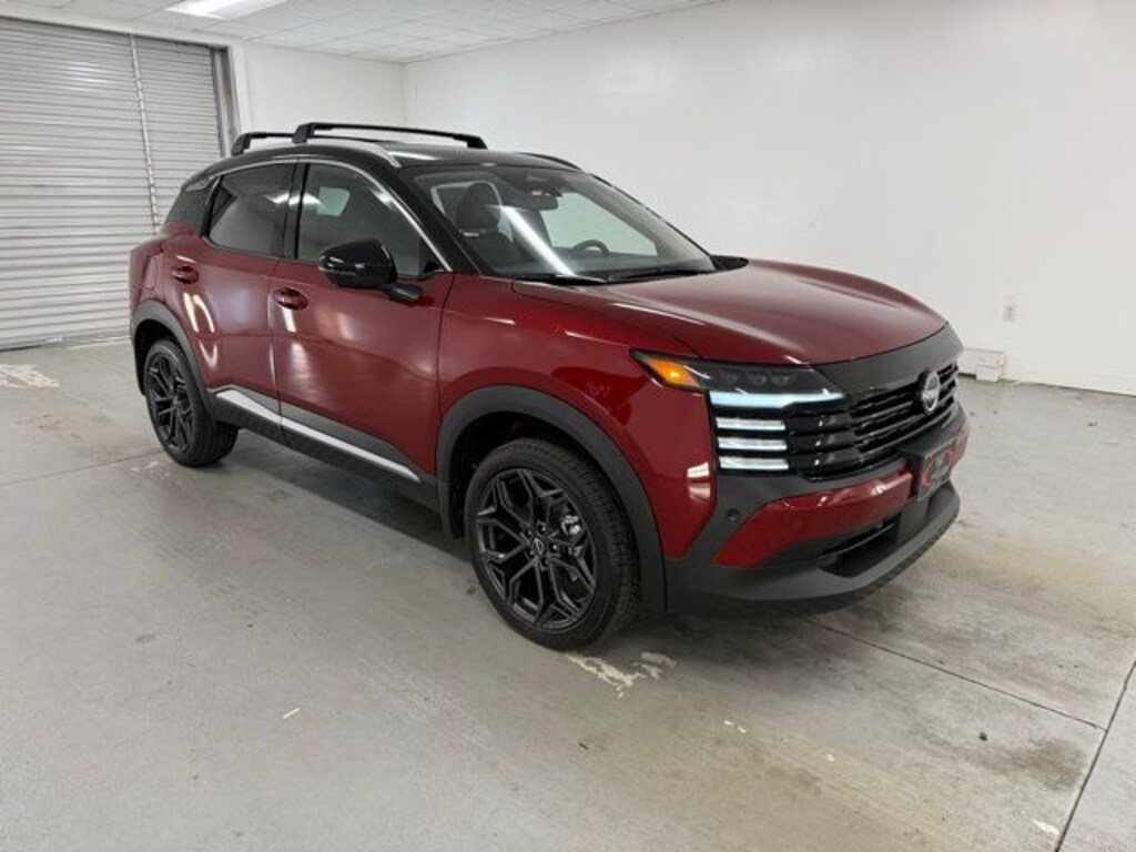 New 2025 Nissan Kicks SR SUV