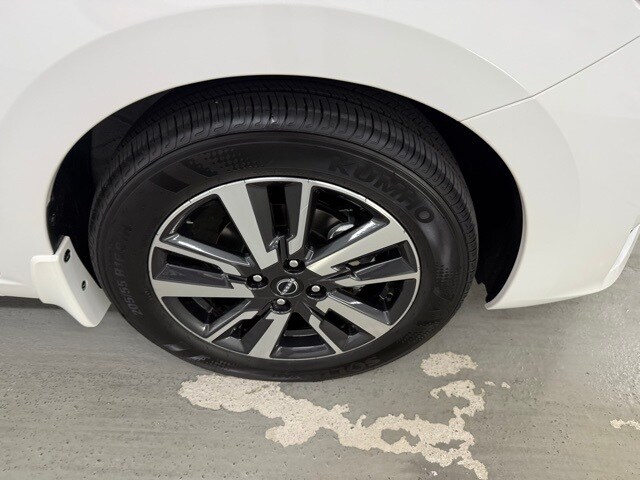 2025 Nissan Versa 1.6 SV photo 4