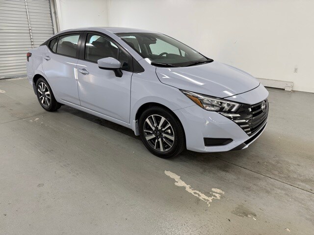 2025 Nissan Versa 1.6 SV photo 3