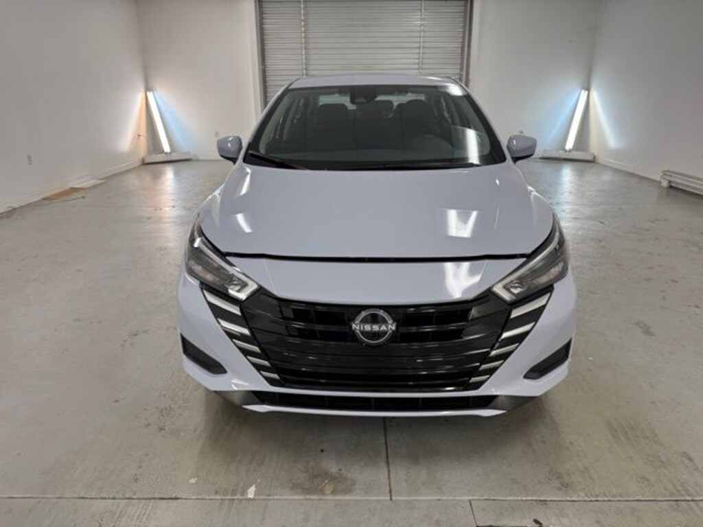 New 2025 Nissan Versa 1.6 SV Sedan