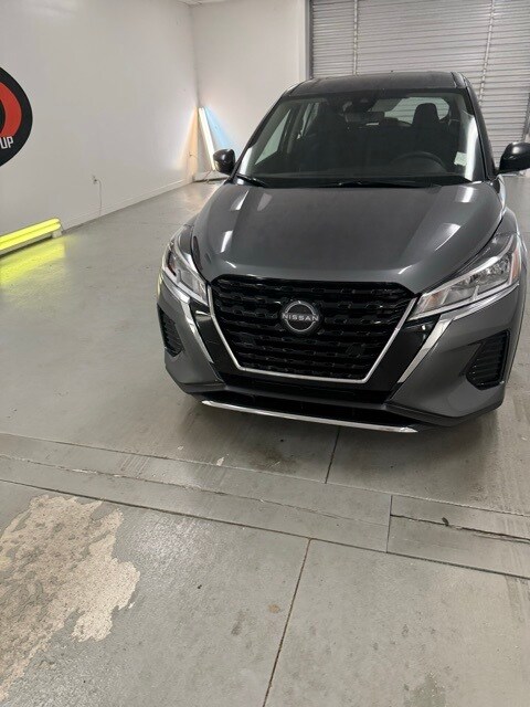 2025 Nissan Kicks Play S photo 2