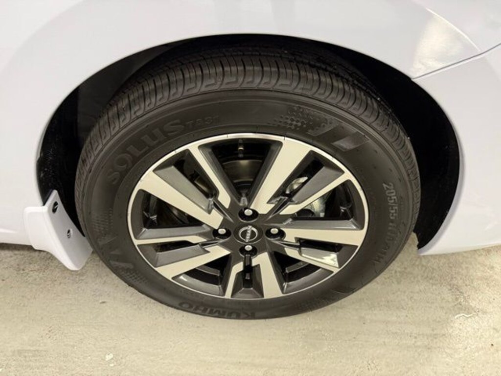 New 2025 Nissan Versa 1.6 SV Sedan