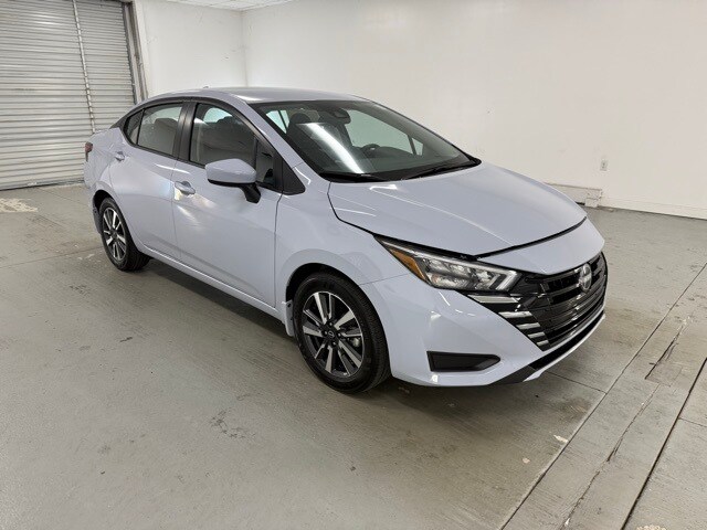 2025 Nissan Versa 1.6 SV photo 3